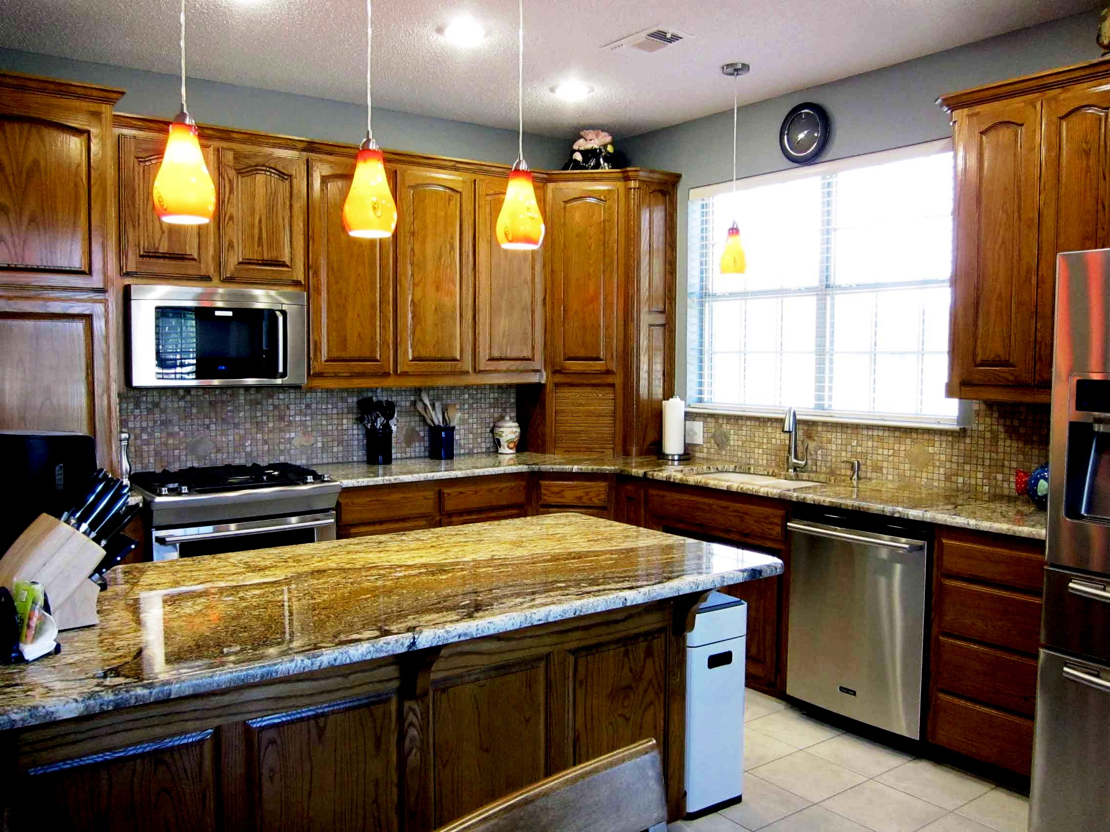 How to Choose the Right Countertops and Backsplash