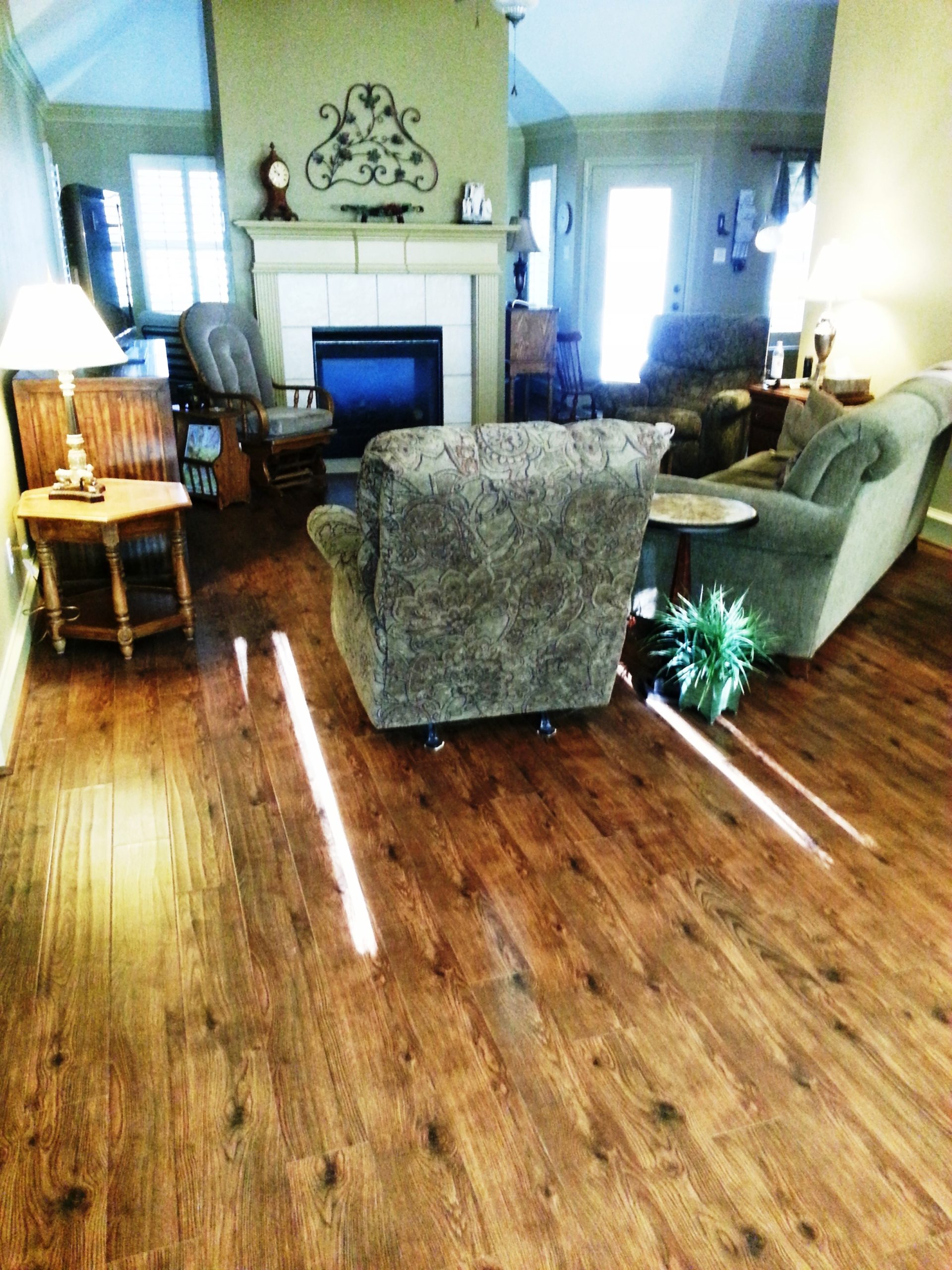 Laminate and Hardwood Flooring